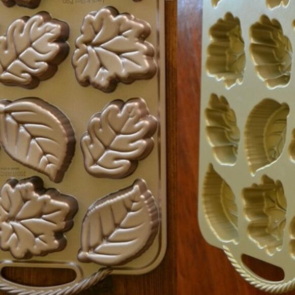 Nordic Ware Non-Stick Thick Aluminum Cakelet Pan Williams Sonoma  Baking bake - Picture 6 of 7